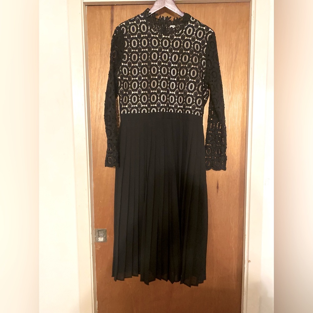 Ivy City Co. Elegant Black Lace Dress